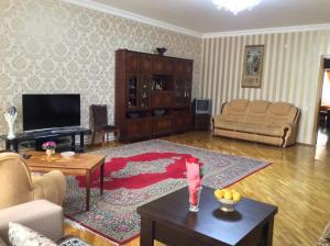 2 Bedroom Apartment Near Metro Nizami, Apartmanok - Baku