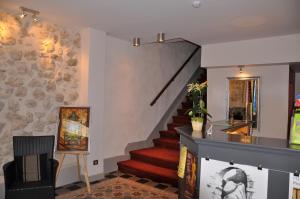 Hotels Hotel de la Couronne : photos des chambres