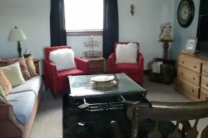 Picasso's Condo - Delphos