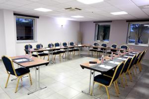 Hotels Aeroport Hotel - Parc Expo : photos des chambres