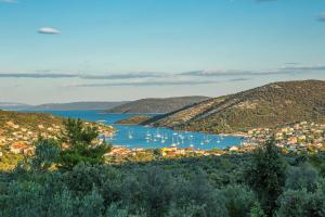 Apartmani M I R J A N A