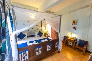 Changmoi House (Little Village)