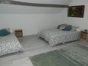 B&B / Chambres d'hotes Chez Fanny : Chambre Triple