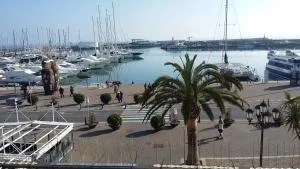 Al Centre Del Port - Marina