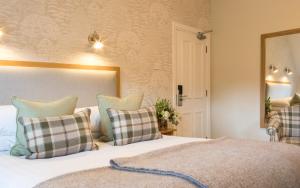 Classic Double or Twin Room room in Beaulieu Hotel