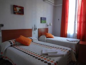 Triple Room room in Hostal Lima