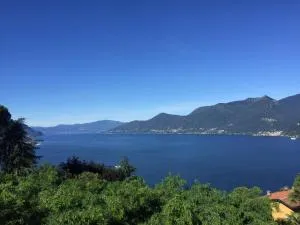 Moderne Ferienwohnung mit Traumseeblick Lago Maggiore - Luino