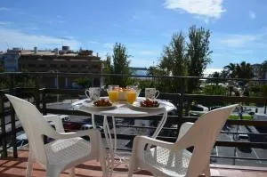 Primera línea en Playa Sur. Plaza Constitución - Peñíscola