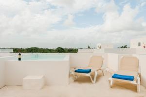 Mak Nuk Village - Clothing Optional