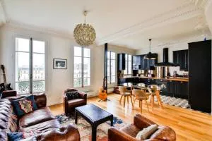 蒂维乐酒店 - 勒瓦卢瓦-佩雷