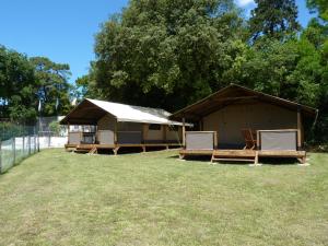 Campings Camping Les Chenes Verts : photos des chambres