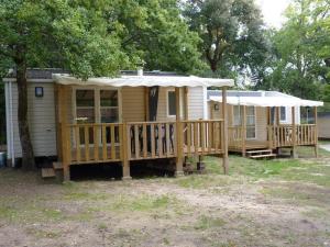 Campings Camping Les Chenes Verts : photos des chambres