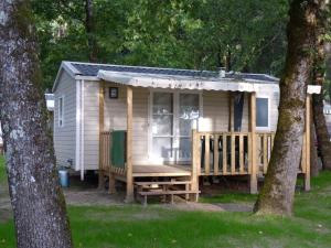 Campings Camping Les Chenes Verts : photos des chambres