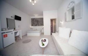 Superior Triple Room room in Villa Anto