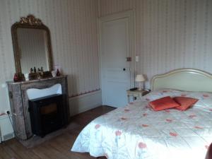 B&B / Chambres d'hotes Au Chateau de Montbraye : photos des chambres