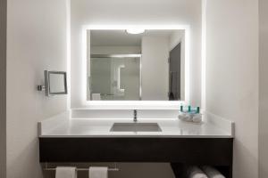 Holiday Inn Express & Suites Lakeland South by IHG