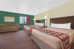 Queen Room with Two Queen Beds -  Smoking room in Super 8 by Wyndham Ottumwa