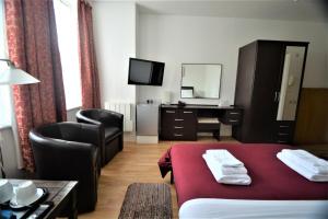 Standard Double Room room in The Gateway Hotel