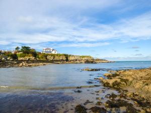 Angorfa Cemaes Bay