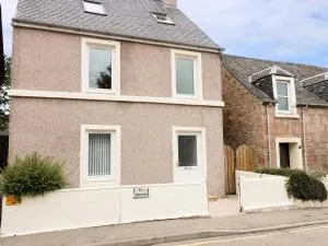 Rowan House - Dalneigh