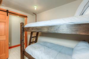 Saddle Ridge Townhome - Unit B1