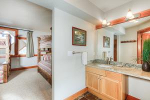 Saddle Ridge Townhome - Unit B1