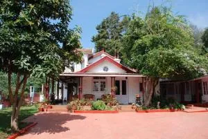 Colonial 4 B/R Home, Great for Families, Coonoor - Wellington