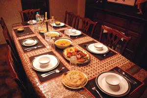 Colonial 4 BR Home, Great for Families, Coonoor