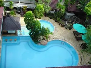 图班特罗皮斯酒店 - Bojonegoro