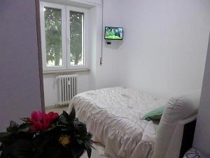 Single Room with Private Bathroom