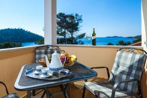 Gold & Silver Apartments