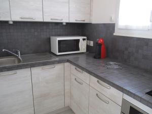 STUDIO 2 PERS PROCHE PLAGE ET COMMERCES