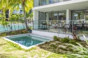 Blue on Blue Apartment 1011