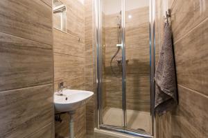Double Room with Private Bathroom room in Moon Hostel