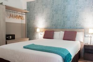 MH Apartments S. Familia