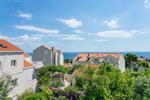 Blue Horizon Apartments