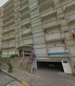 Departamento en Varese frente al mar con terraza y cochera