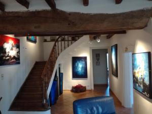 B&B / Chambres d'hotes Galerie d'art d'une ancienne mairie de 1783 : Chambre Double