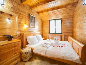 One-Bedroom Cottage with Balcony (2 adults) room in Hotel & Resort Gacka