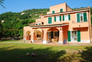 Il Pozzo e il Melograno