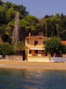 Alekos Beach Houses-Waters Edge - Lépedha