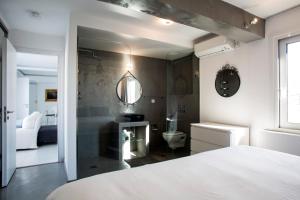 Bright Apartment with Stunning Acropolis Views! SG5