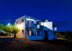 Contaratos Holiday Lettings Kythira Greece