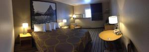 King Room - Non-Smoking room in Super 8 by Wyndham Dillon