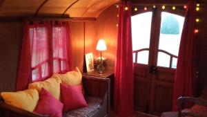 Maisons d'hotes Les Roulottes de la Baronnie : photos des chambres