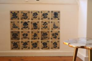 Spacious, Bright and Newly Renovated 2 Bedroom Apartment, Lisbon Historical Center, Madragoa