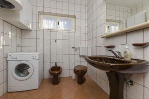 Two-Bedroom Apartment room in Apartments Nediljka