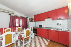 Apartments and Rooms Dragica