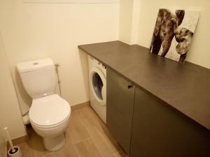 Appartements F1 Meuble 002 neuf prox autoroute et gare : photos des chambres