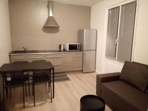 F1 Meublé neuf prox autoroute et gare